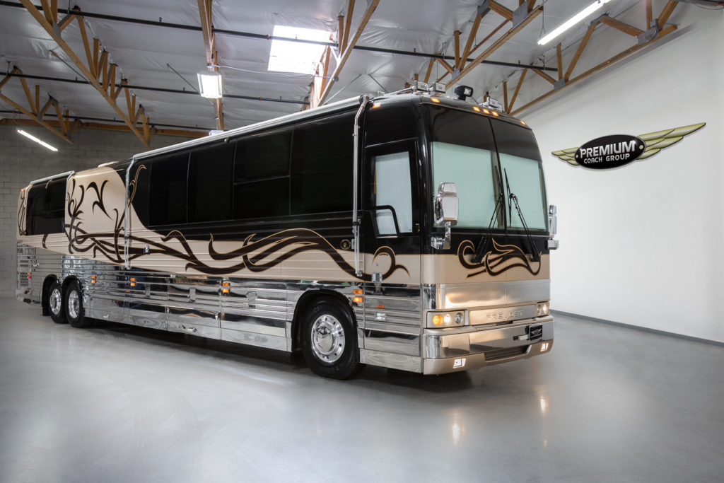 ***2001 Prevost Featherlite Vantare Xlii*** - Premium Coach Group